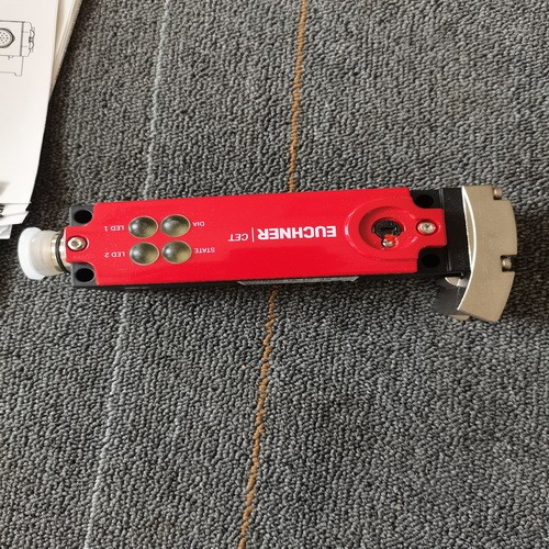 安全開(kāi)關(guān) CET2-AR-CRA-CH-50X-SH-110206 (2)_調(diào)整大小